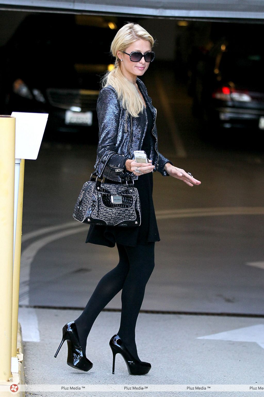 Paris Hilton runs errands in Beverly Hills | Picture 111759